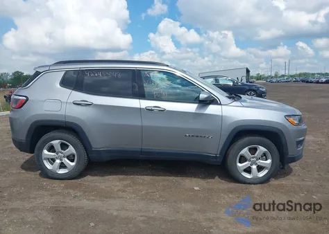2018 Jeep Compass Latitude 4X4 z USA, uszkodzony, nr VIN 3C4NJDBB6JT349368